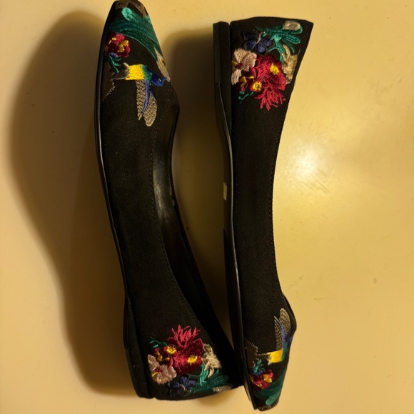 NWT Nine West Embroidered Suziella Pointed Flats in Black Women's Size 6 - Picture 4 of 9